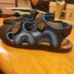 Kamik sea turtle sandals size 5  strappy blue